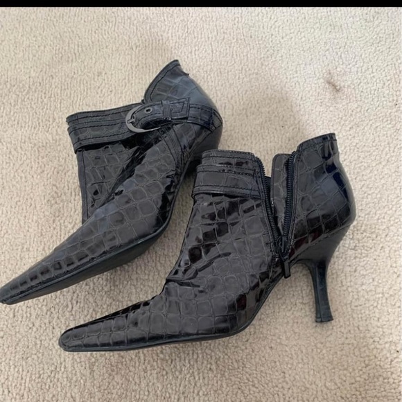 Impo black design heels - Picture 2 of 2